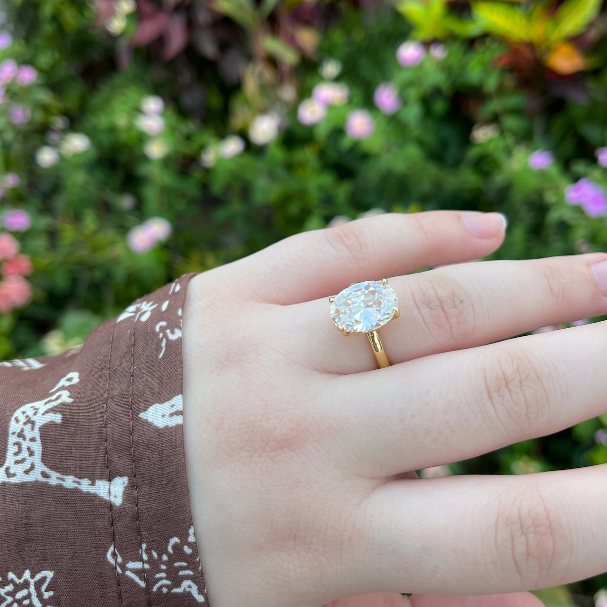 Luxury Oval Solitaire Crystal Ring