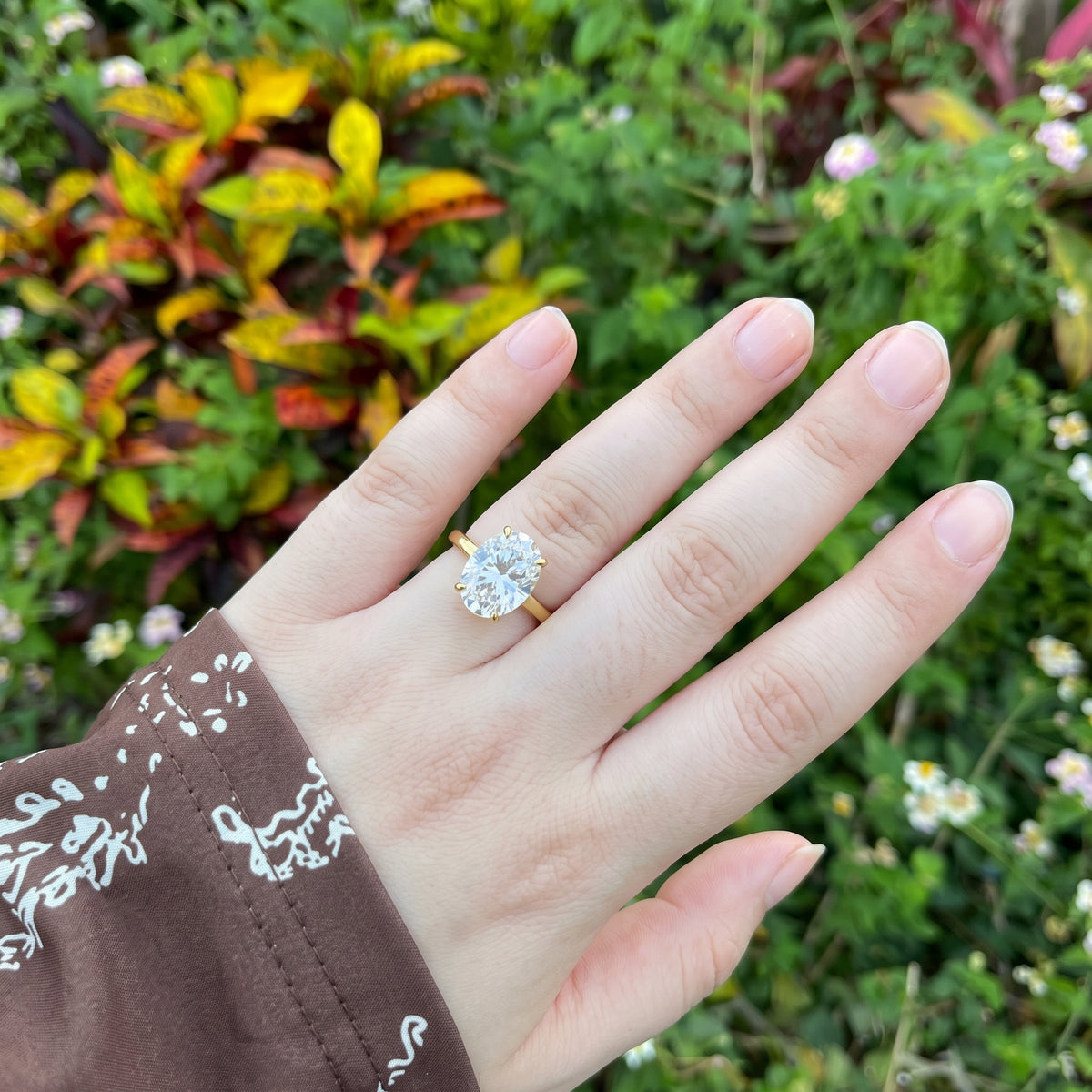 Luxury Oval Solitaire Crystal Ring